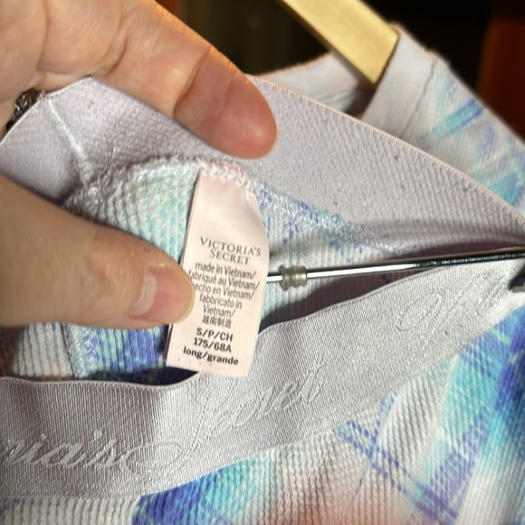 VICTORIA'S SECRET Thermal Long Pajama Set Size Small - Picture 10 of 10